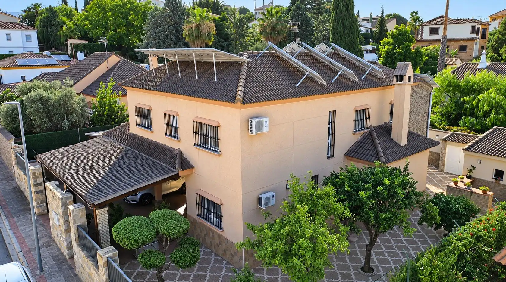 Detached house with pool for sale in Cerros de Montequinto, imagen 4