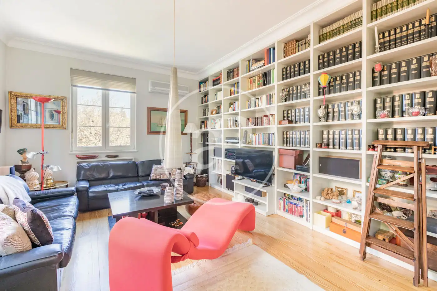 Living room of Houses for sale in Madrid  with Air Conditioner, Heating and Private garden