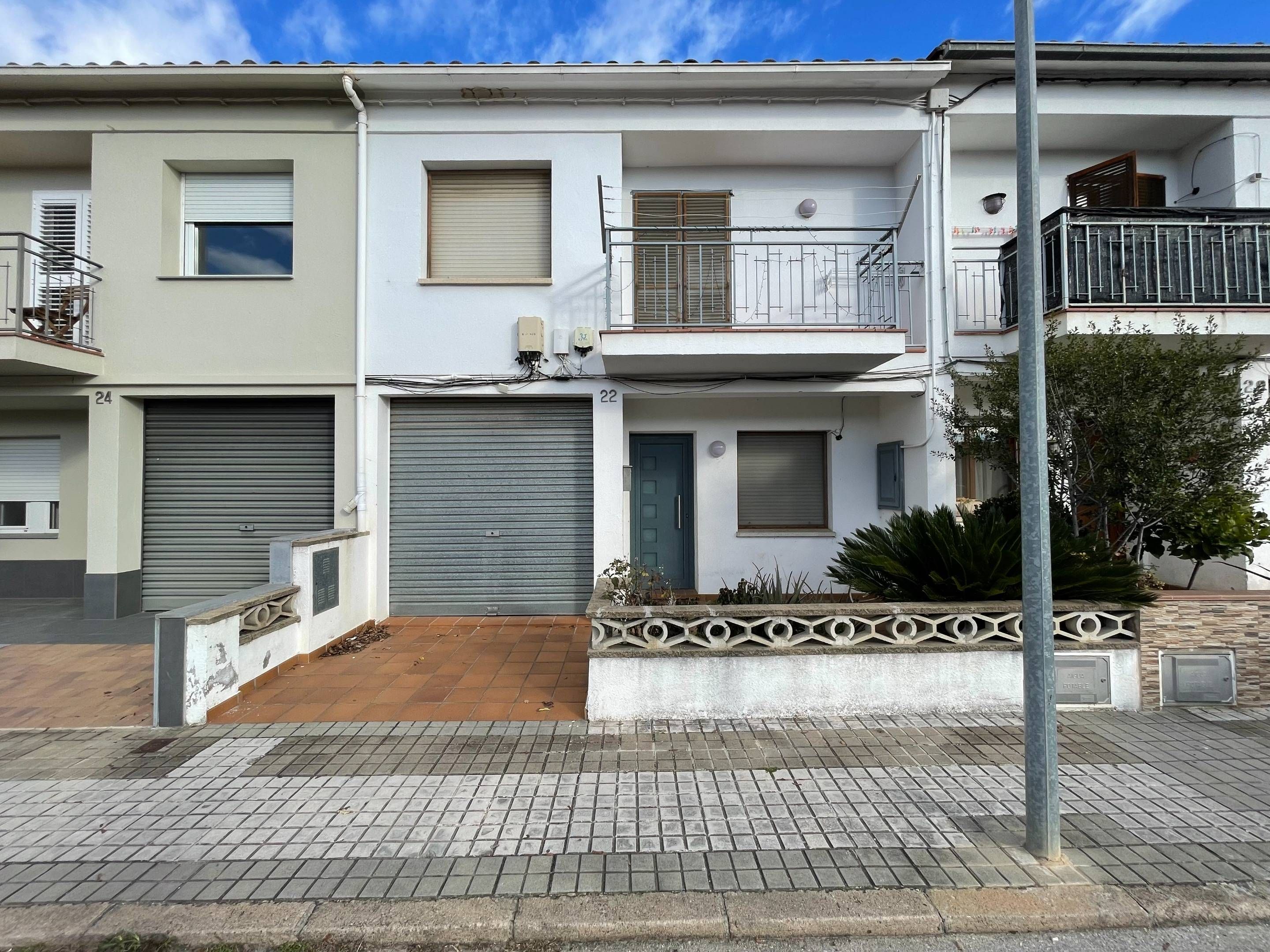 Vista exterior de Casa o xalet en venda en Banyoles amb Calefacció, Jardí privat i Balcó