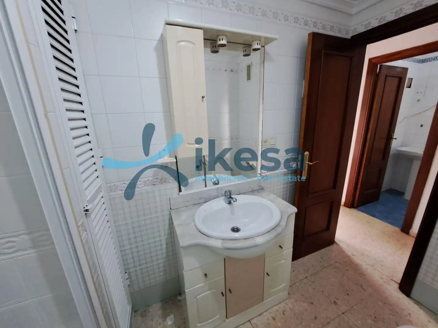 Badezimmer von Wohnung zum Verkauf in Huelva