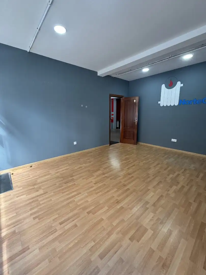 Local en venta en Corvera de Asturias con Parquet