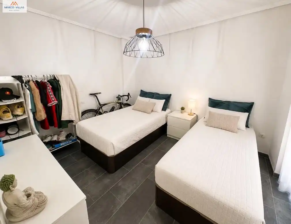 Habitación de Planta baja en venta en Dolores con Aire acondicionado y Piscina comunitaria