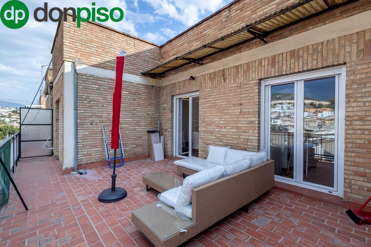 Terrassa de Àtic en venda en  Granada Capital amb Terrassa