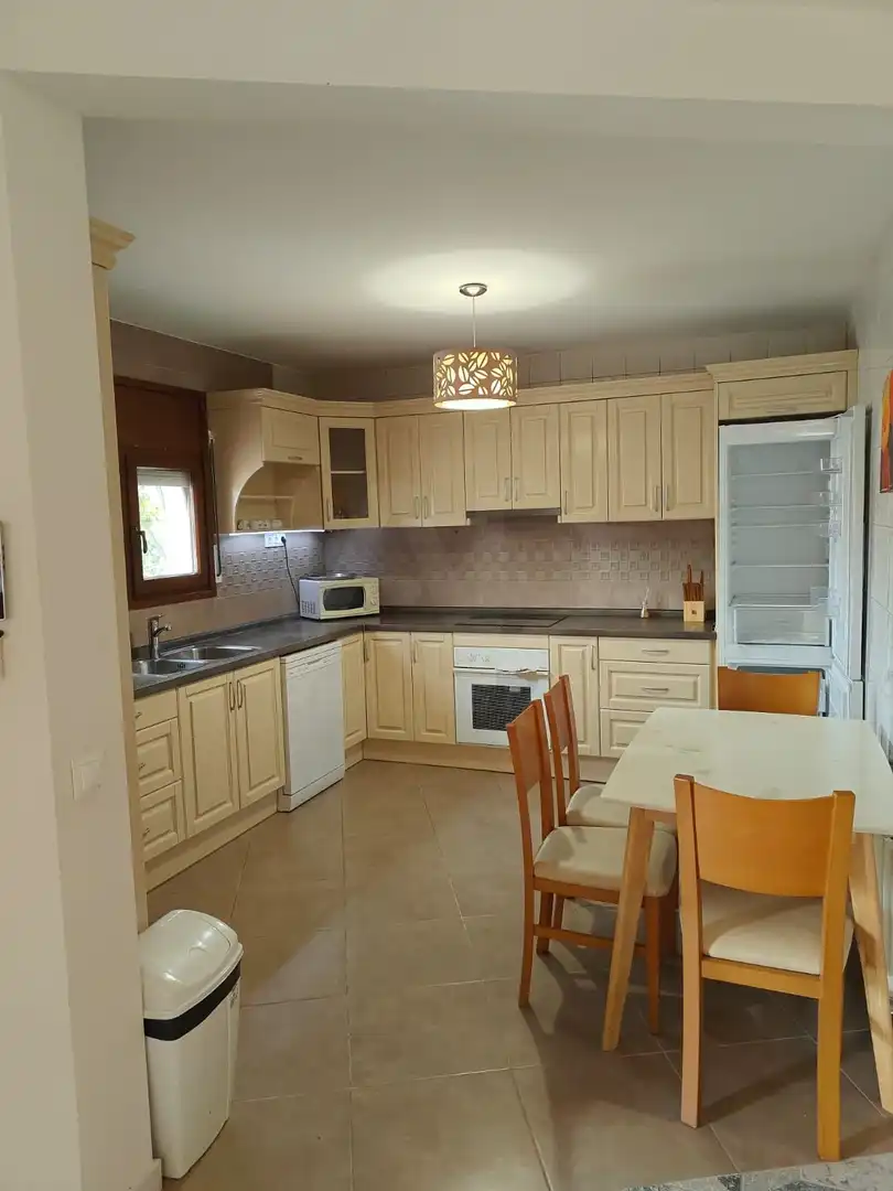 House with pool for sale in Miami Platja