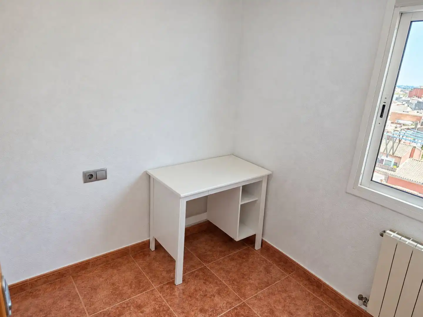 Dormitori de Pis en venda en Sant Boi de Llobregat amb Aire condicionat, Terrassa i Balcó