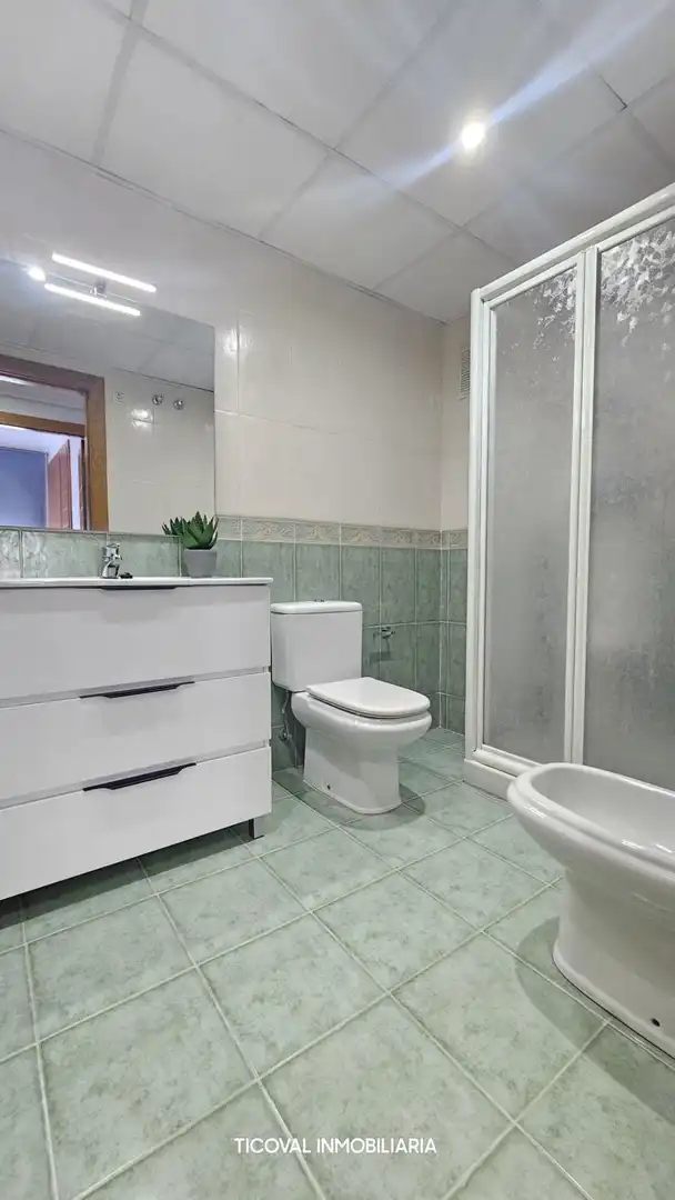 Bany de Pis en venda en Torrent amb Piscina comunitària