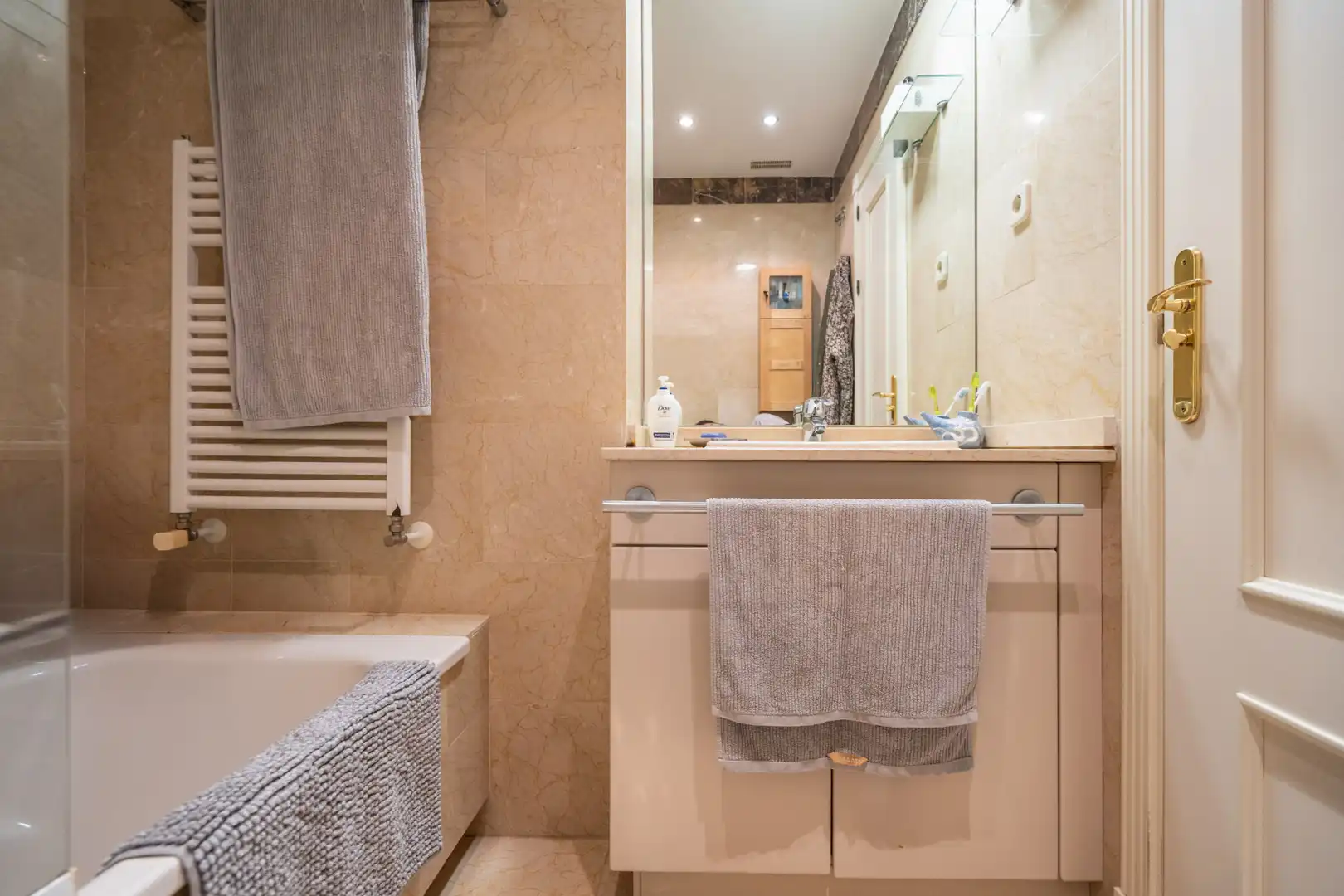 Baño de Piso en venta en Las Rozas de Madrid con Calefacción, Terraza y Trastero