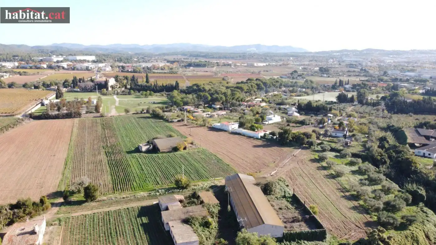 Finca rústica en venta en Vilanova i la Geltrú con Jardín privado y Terraza