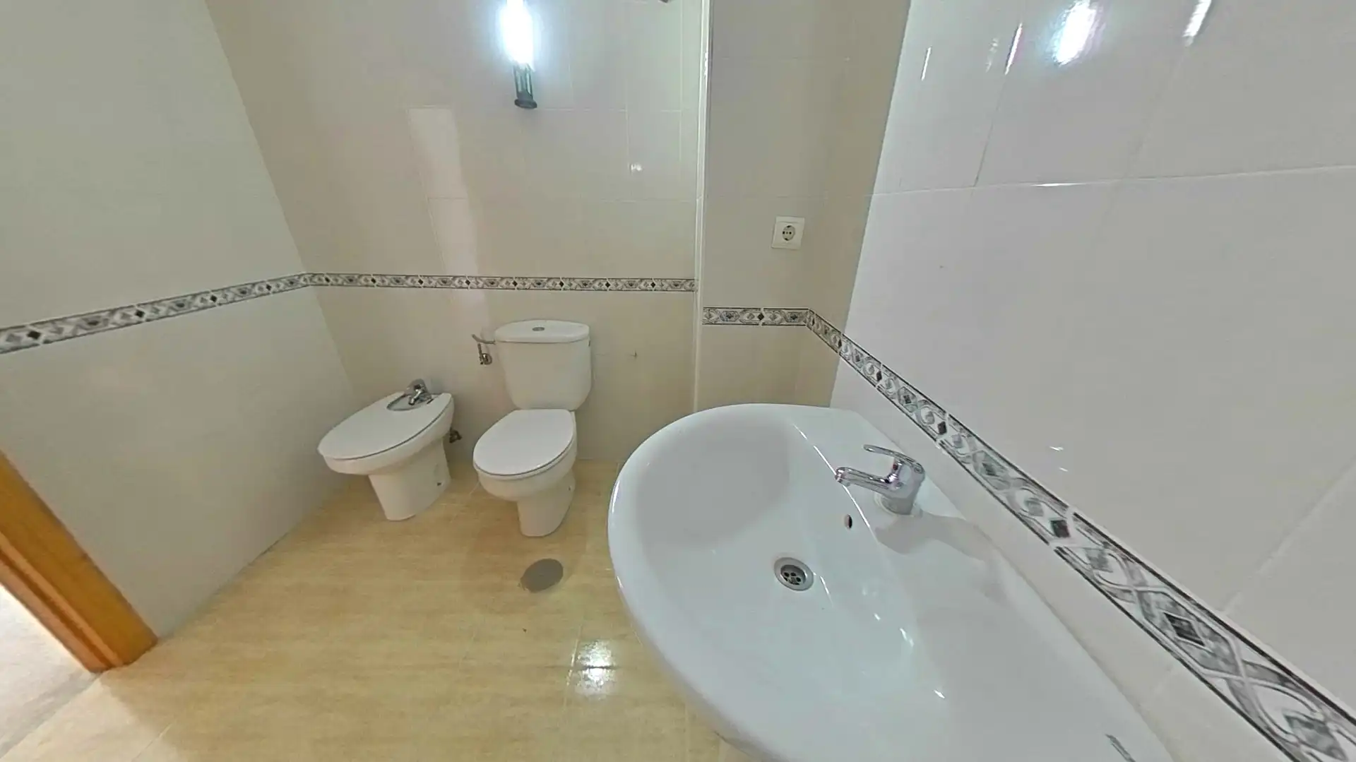 Baño de Piso en venta en Benidorm con Terraza y Balcón
