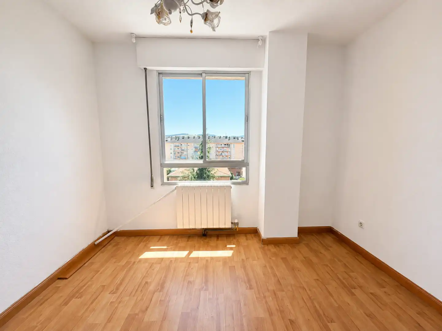 Bedroom of Flat for sale in Torrelavega   with Heating, Private garden and Parquet flooring
