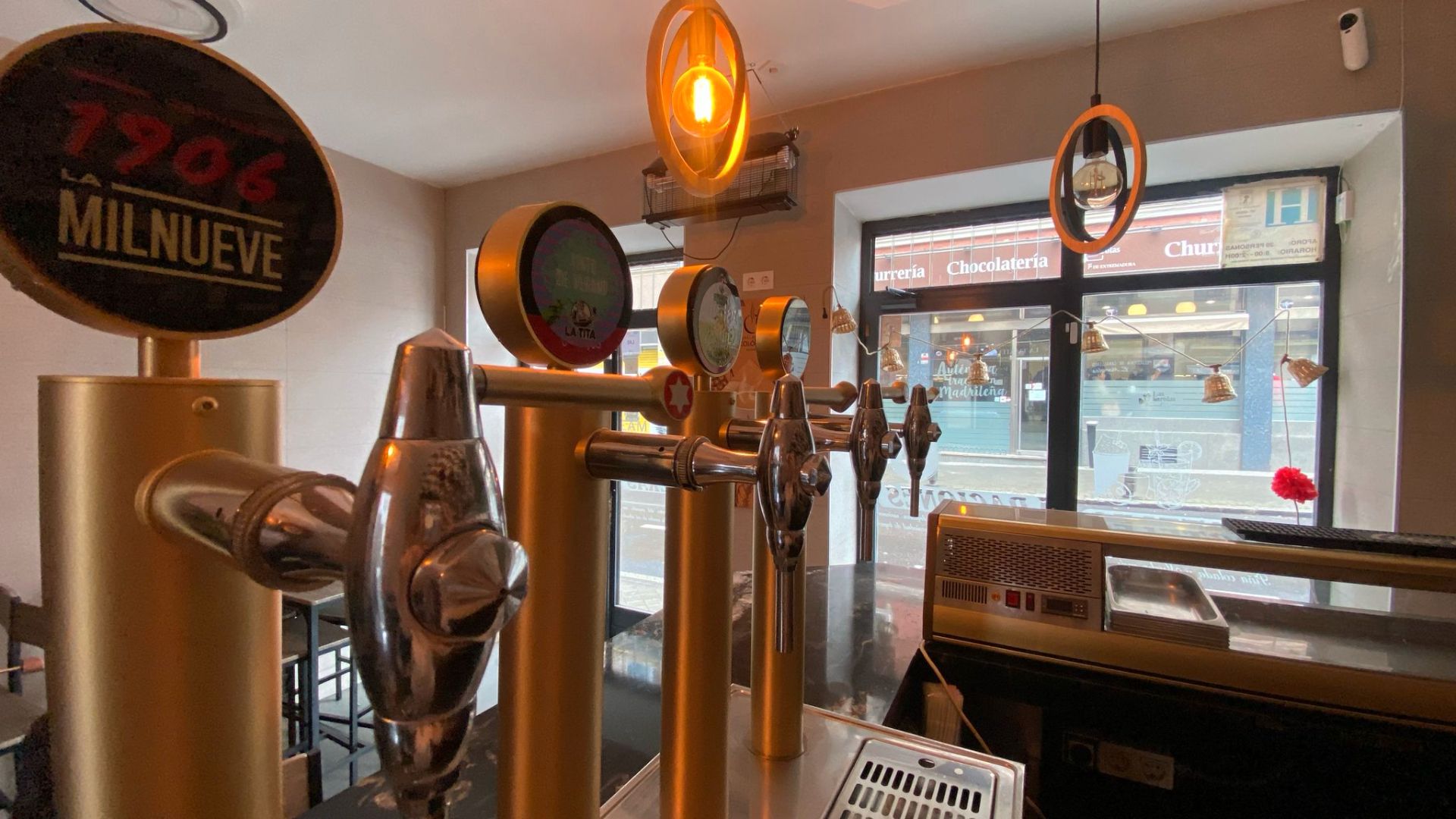 Local en traspaso en Puerta del Ángel