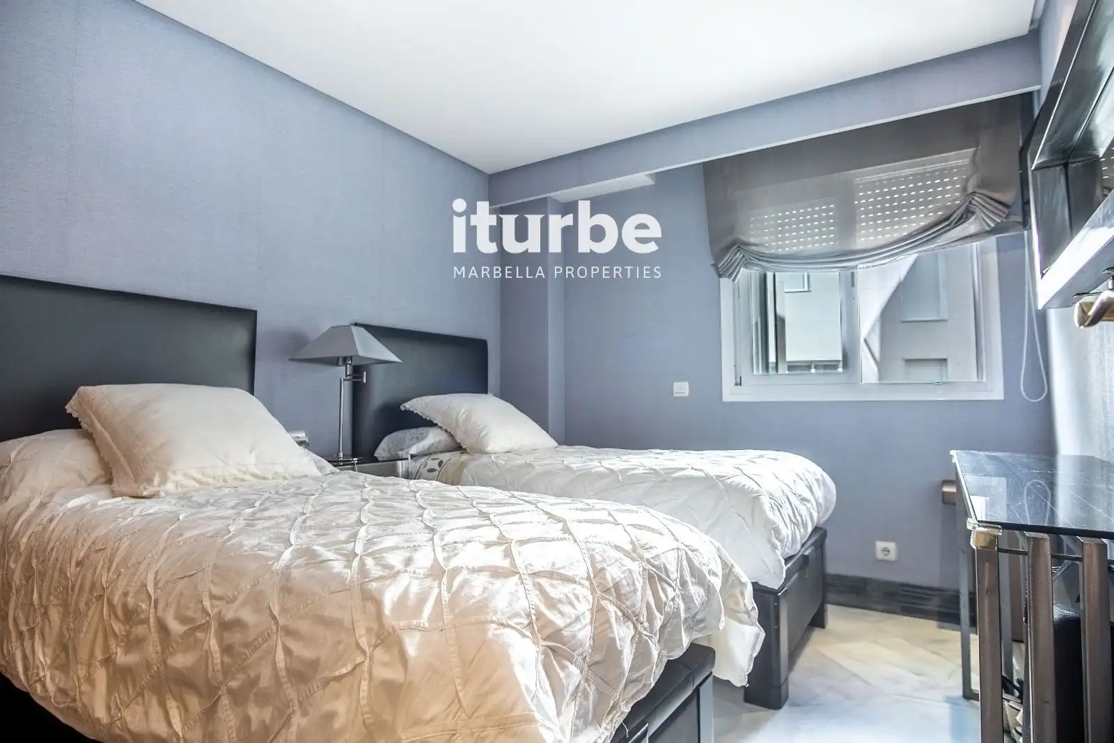 Bedroom of Flat for rent in Marbella  with Air Conditioner, Terrace and Swimming Pool