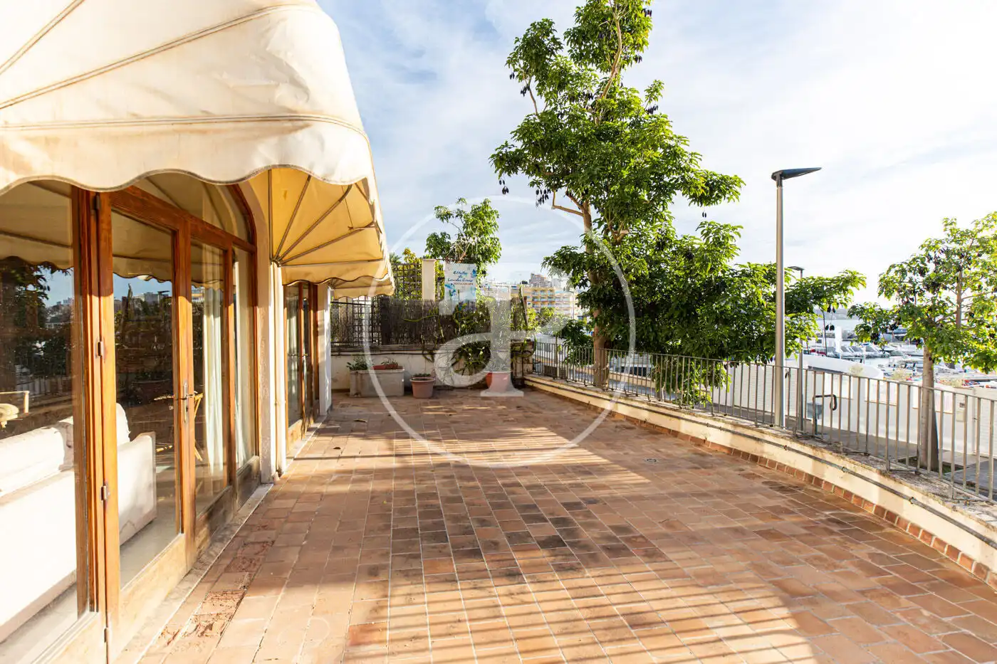 Houses for sale in Carrer de Victorio Luzuriaga, Sant Agustí
