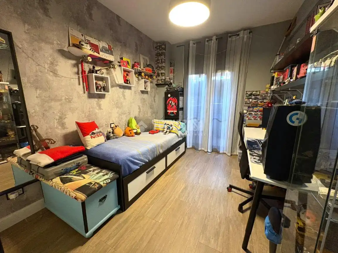 Bedroom of Flat for sale in Parla  with Air Conditioner and Storage room