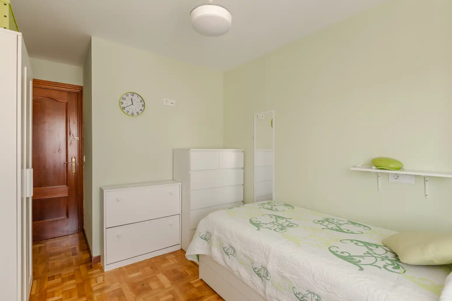 Schlafzimmer von Wohnung zum Verkauf in  Pamplona / Iruña mit Klimaanlage, Heizung und Abstellraum