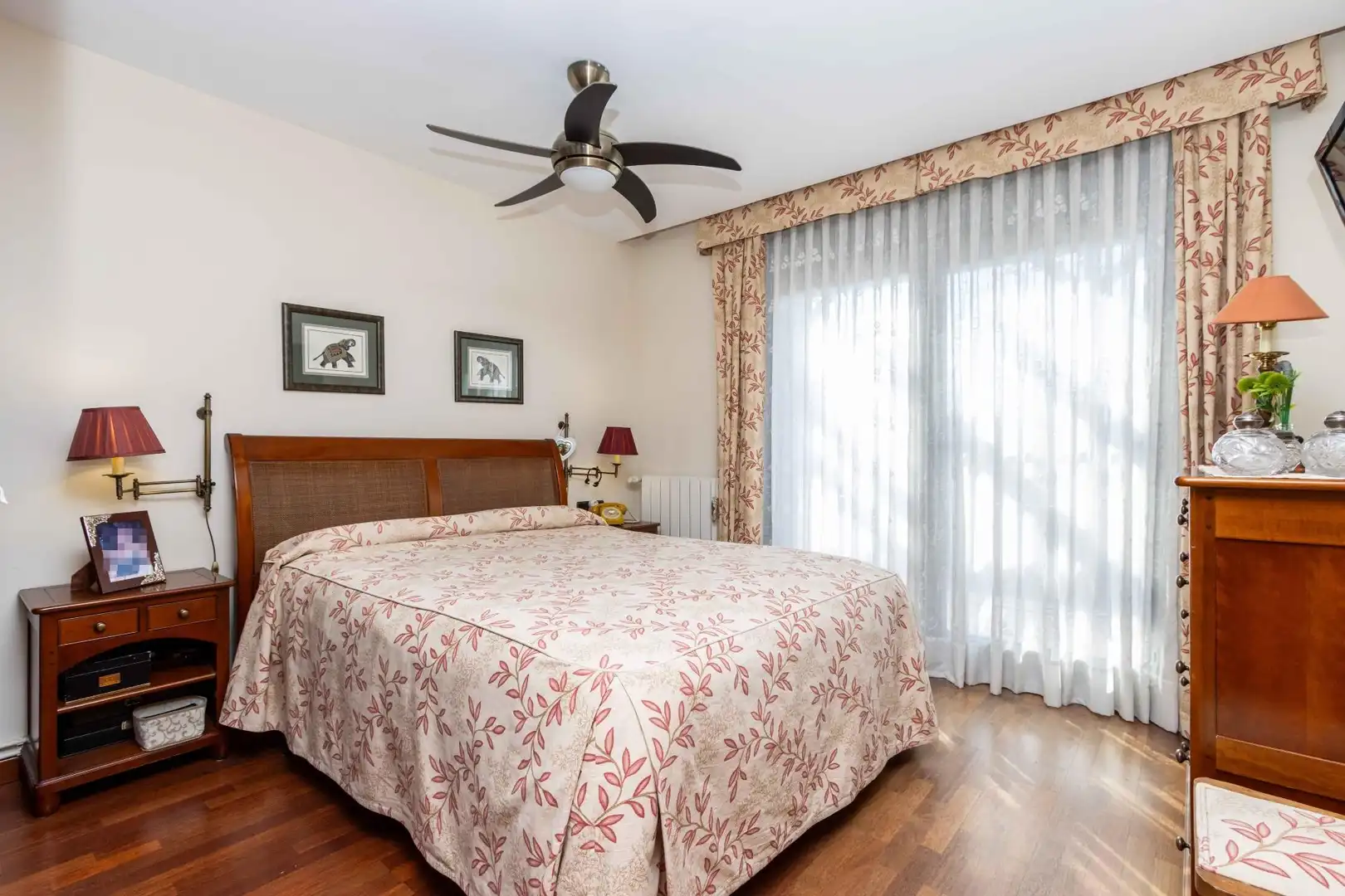Dormitori de Casa o xalet en venda en Sant Quirze del Vallès amb Aire condicionat, Calefacció i Jardí privat