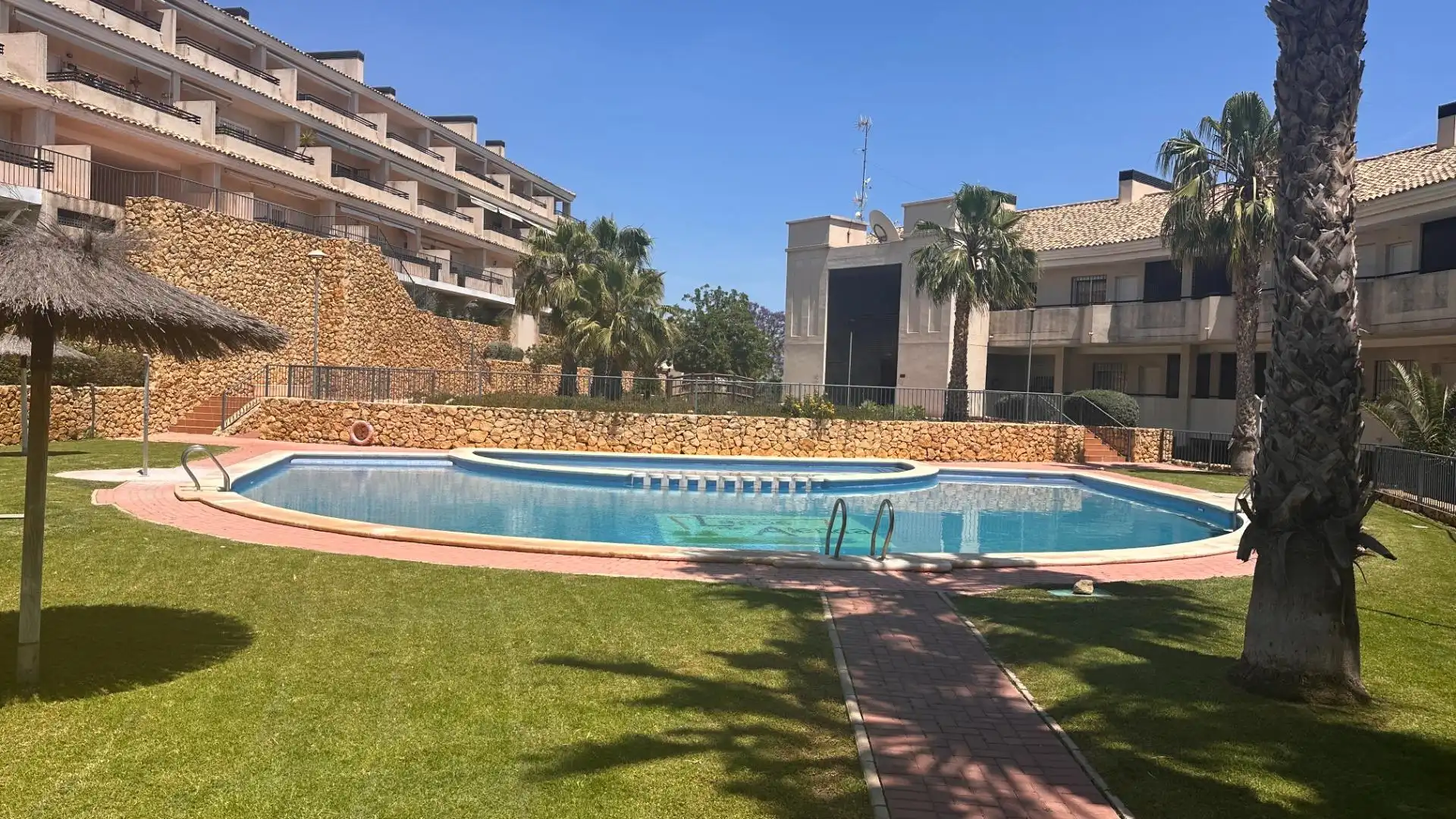 Piscina de Piso en venta en Monforte del Cid con Aire acondicionado, Calefacción y Terraza