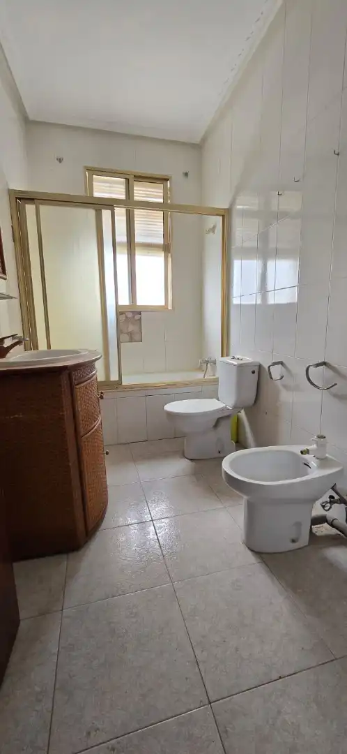 Bathroom of Flat for sale in Rus  with Terrace, Balcony and Alarm
