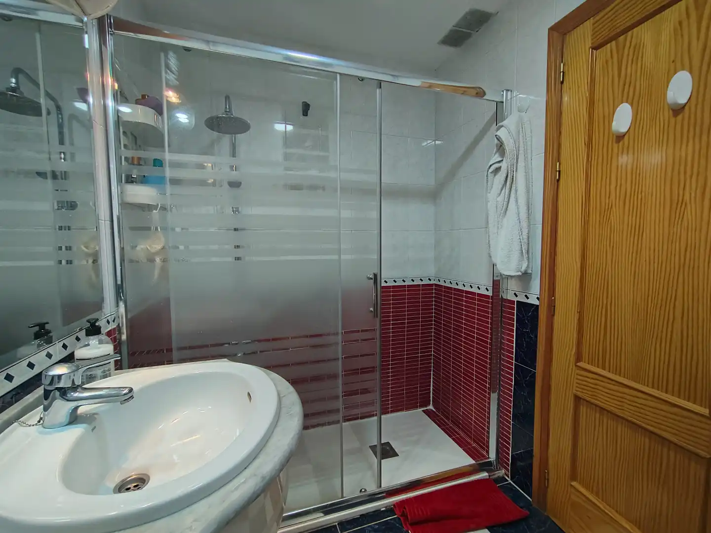Badezimmer von Gebäude zum Verkauf in La Zubia