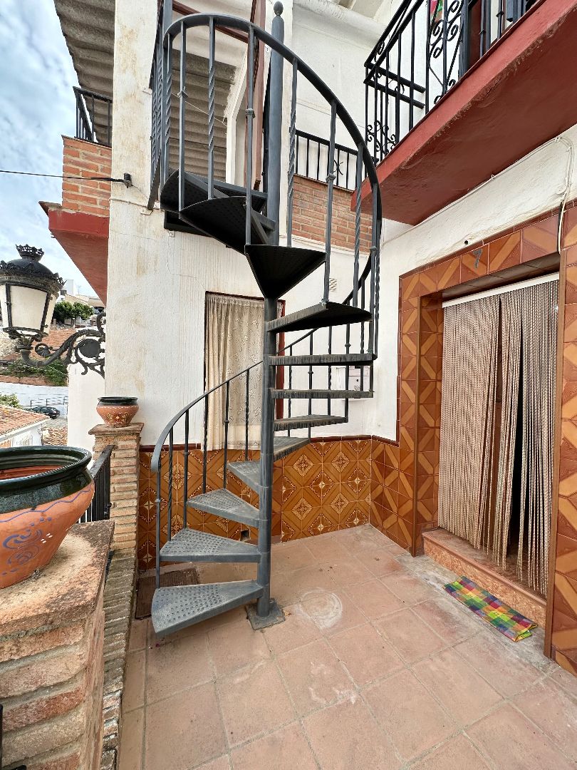 Casa adosada en venda en Benamargosa amb Terrassa, Traster i Moblat