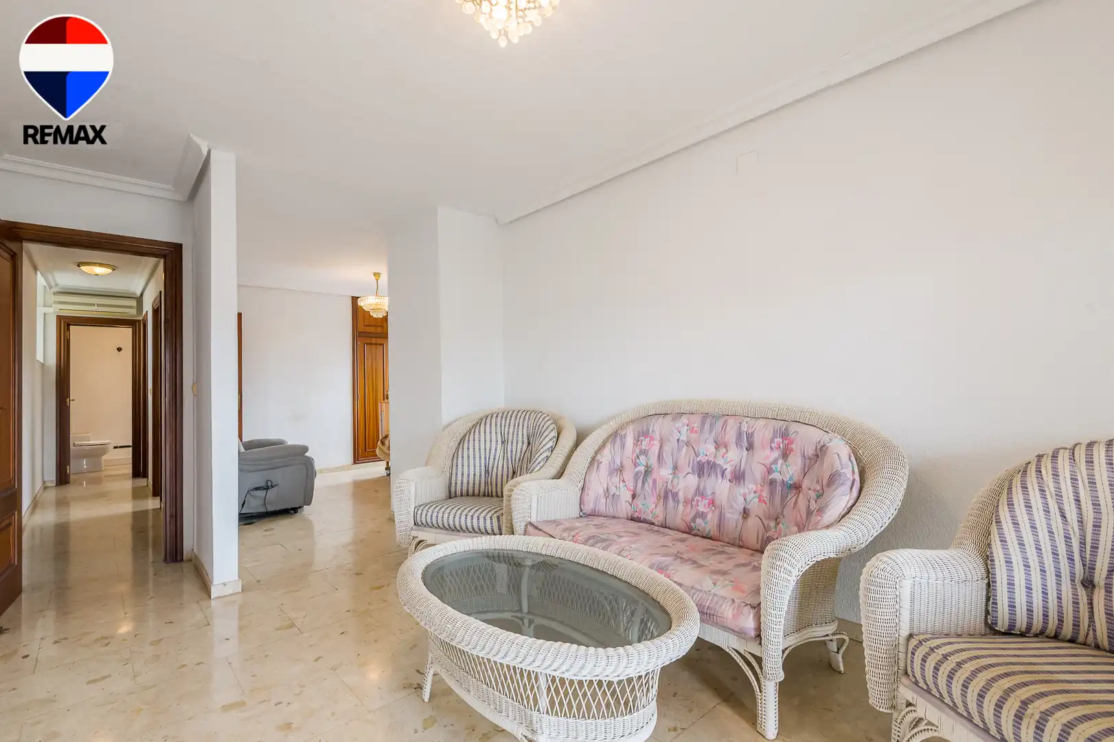 Sala d'estar de Casa o xalet en venda en Sant Joan d'Alacant amb Aire condicionat, Jardí privat i Terrassa