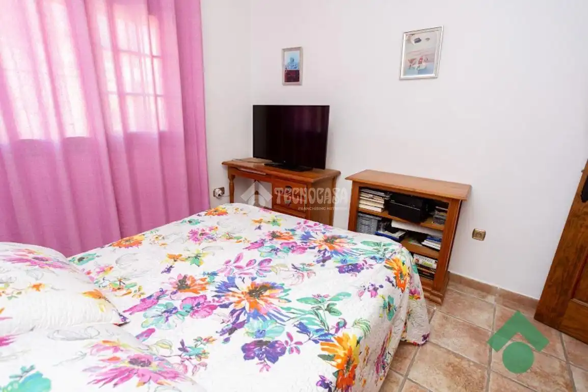 Bedroom of Houses for sale in Algeciras  with Heating and Swimming Pool