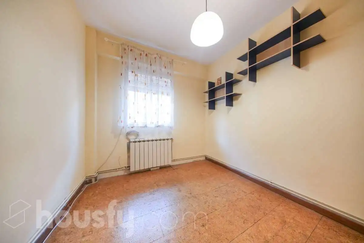 Wohnung mit Aufzug zum Verkauf in Calle del Gorrión .