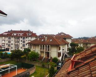 Vista exterior de Casa adosada en venda en Noja amb Terrassa i Balcó