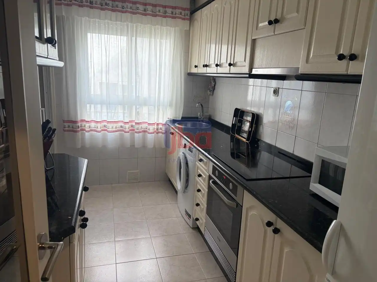 Kitchen of Flat for sale in Ourense Capital   with Heating, Storage room and Balcony