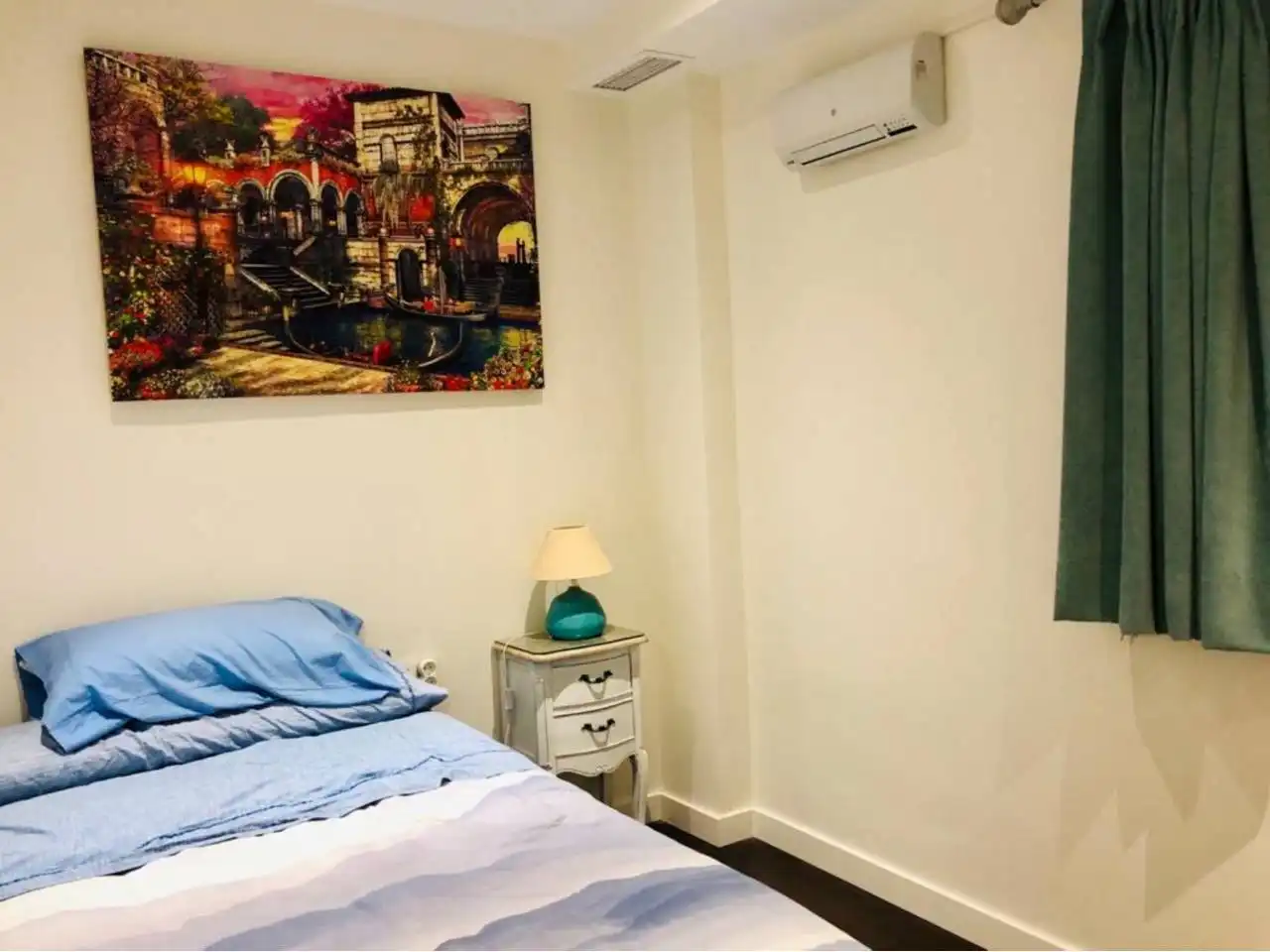Habitación de Piso de alquiler en Cádiz con Aire acondicionado y Amueblado