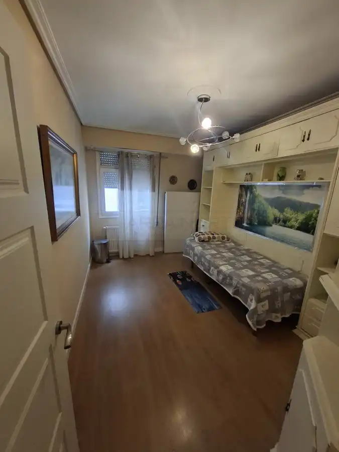 Bedroom of Flat for sale in Lovaina