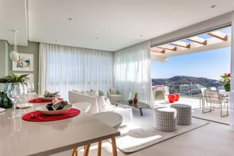 Sala d'estar de Apartament en venda en Benahavís amb Aire condicionat, Terrassa i Traster