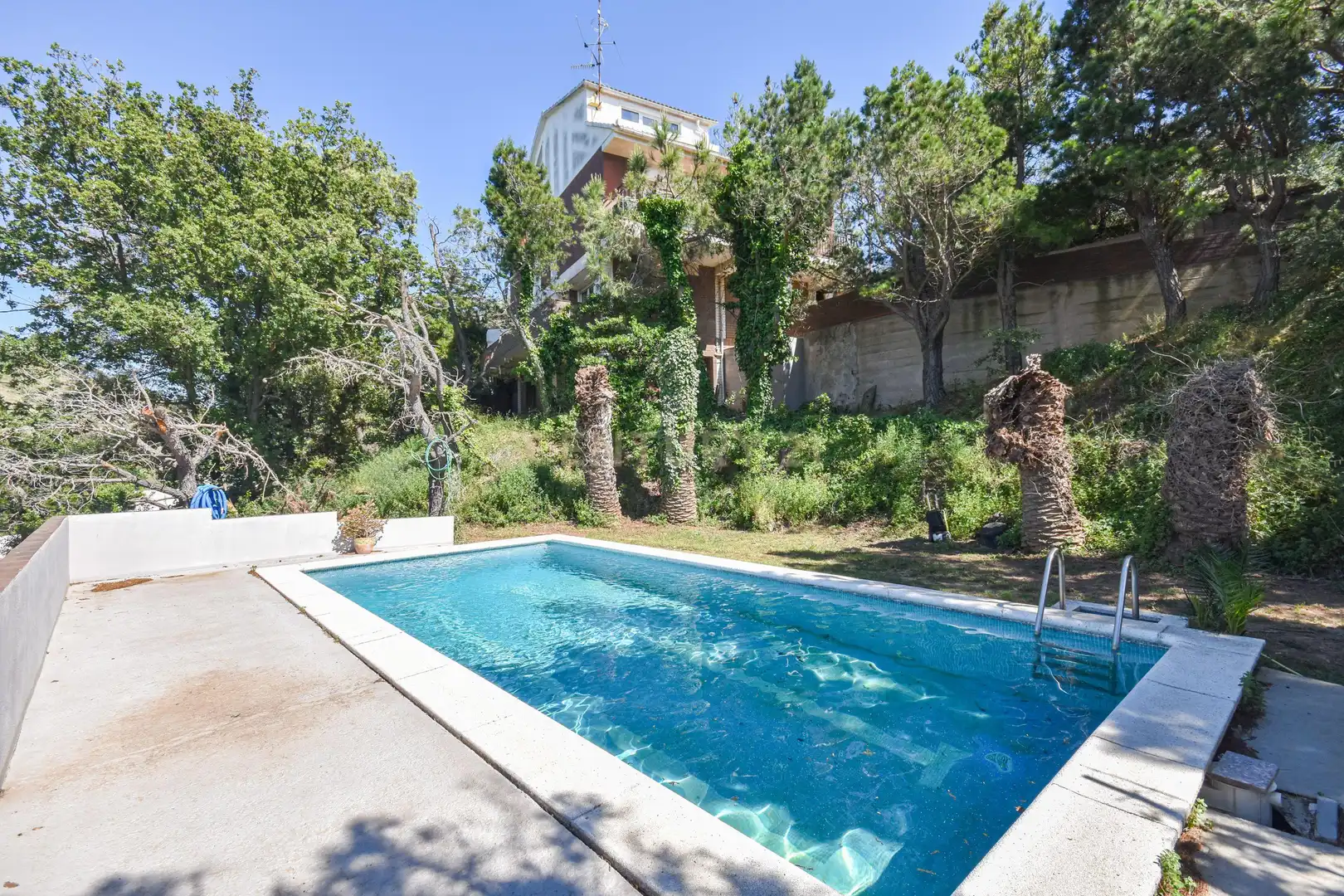 Piscina de Casa o xalet en venda en Esplugues de Llobregat amb Jardí privat, Traster i Piscina
