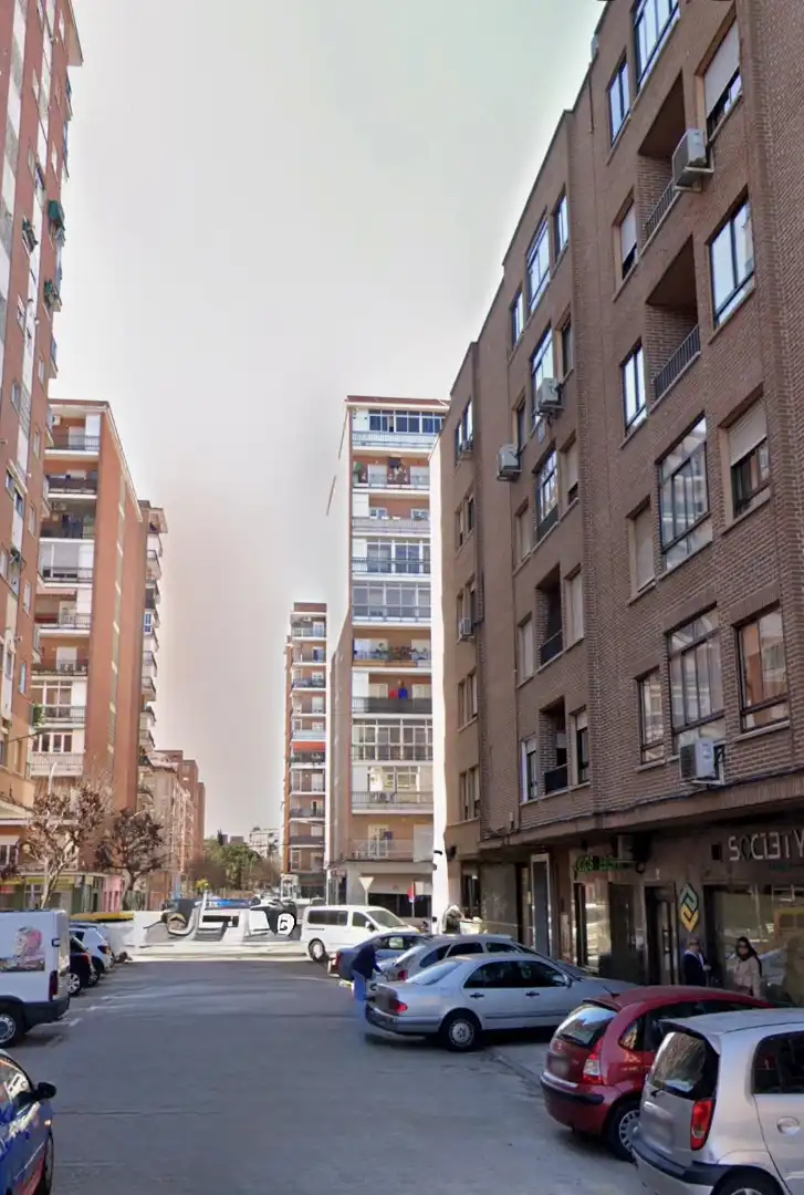 Vista exterior de Piso en venta en Talavera de la Reina con Calefacción, Parquet y Trastero
