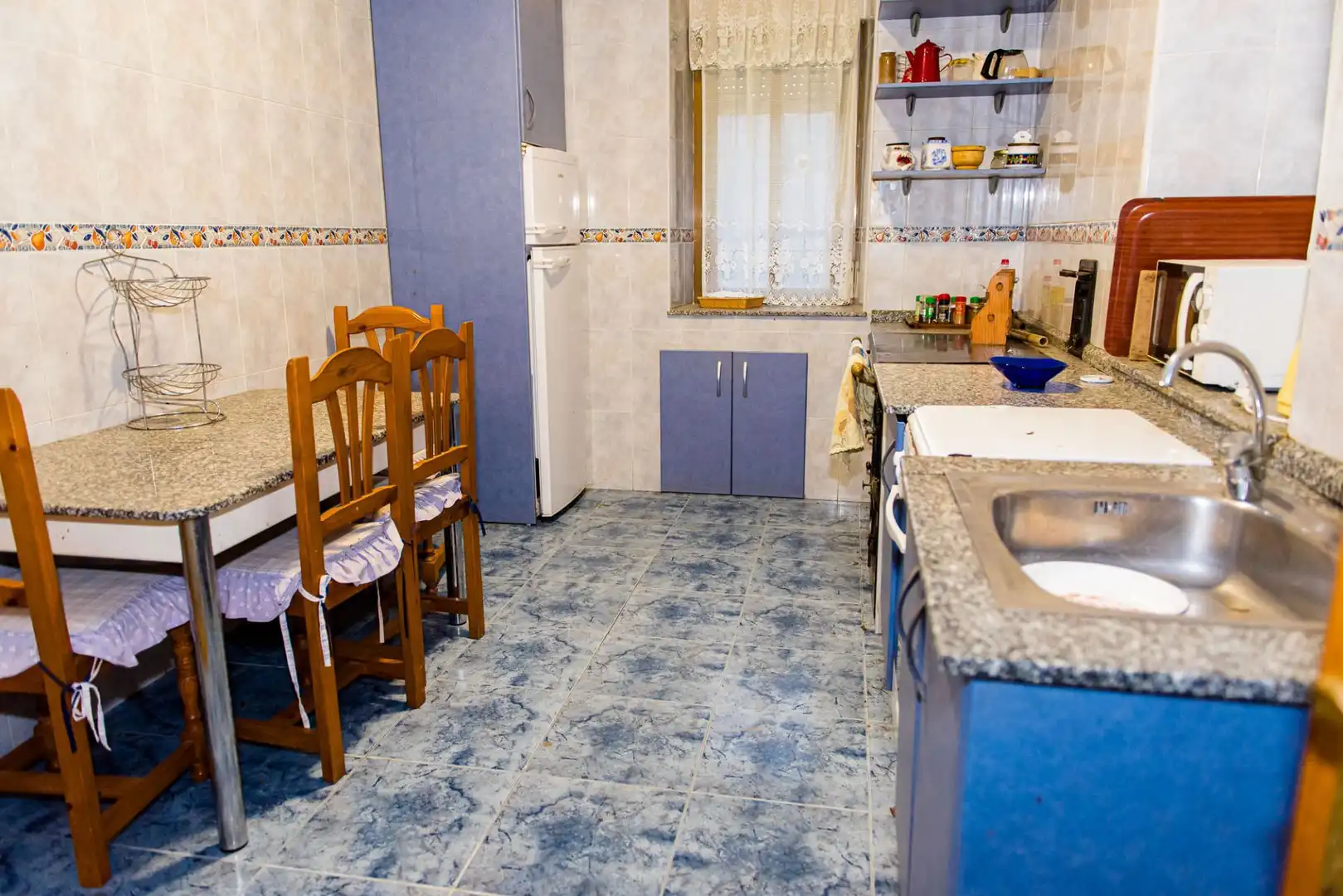 Cuina de Casa o xalet en venda en Carucedo amb Jardí privat, Terrassa i Moblat