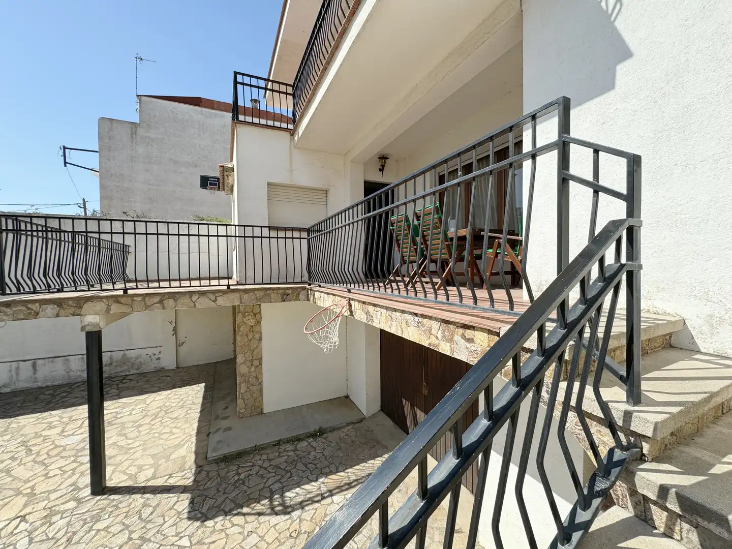Vista exterior de Casa adosada en venta en L'Escala con Jardín privado, Terraza y Amueblado