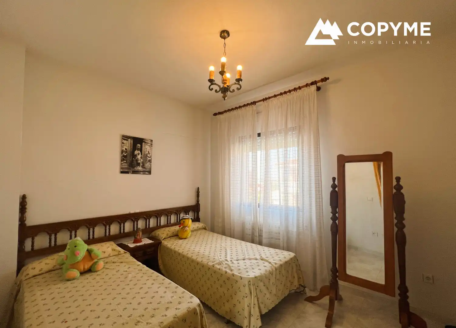 Habitación de Casa adosada en venta en Gerindote con Aire acondicionado, Jardín privado y Amueblado