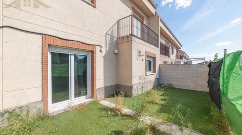 Foto 5 de Casa adosada en venta en Calle Océano Pacífico, Las Lomas, Seseña
