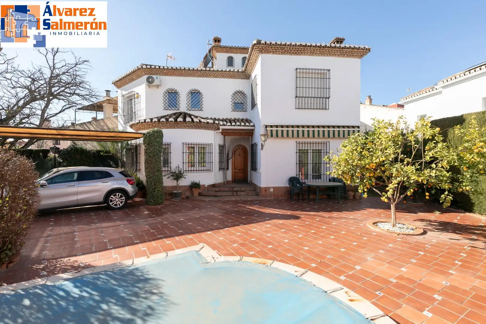 Vista exterior de Casa o xalet en venda en Granada