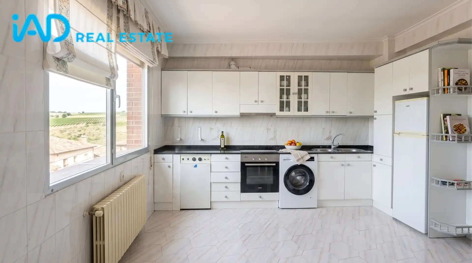 Kitchen of Flat for sale in Leza  with Heating