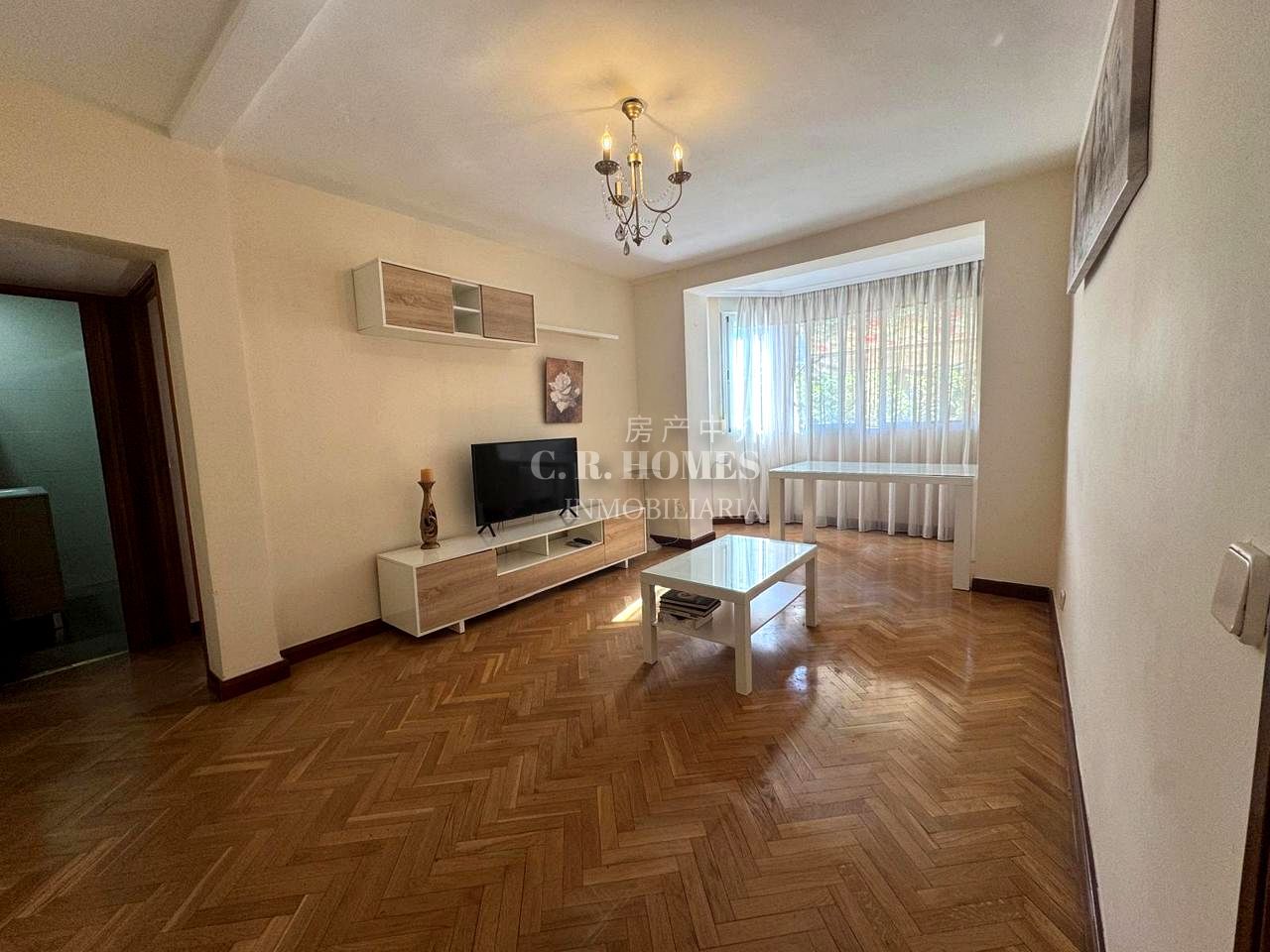 Living room of Flat to rent in Getafe  with Air Conditioner and Parquet flooring