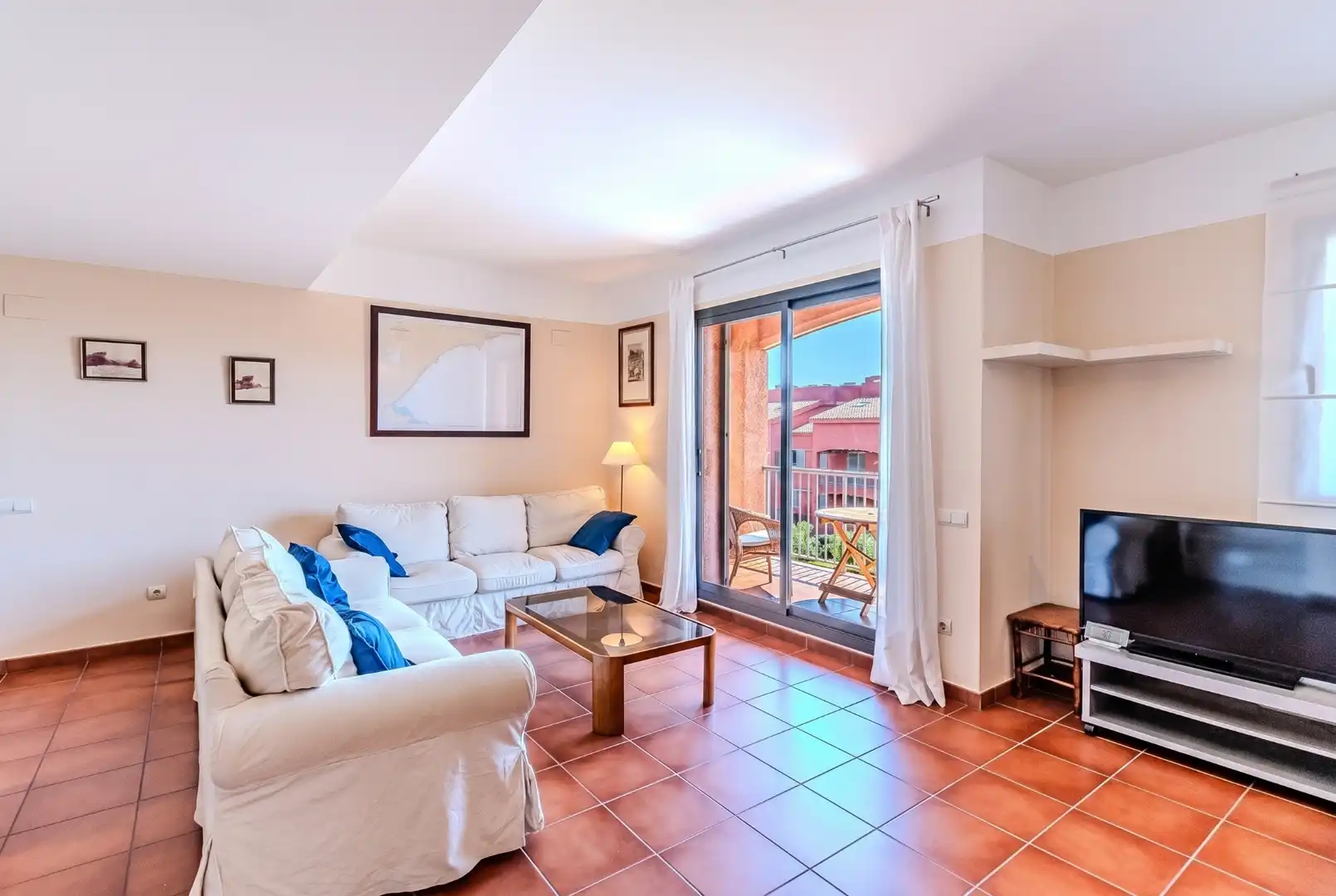 Sala de estar de Dúplex en venta en L'Ametlla de Mar  con Aire acondicionado, Calefacción y Terraza
