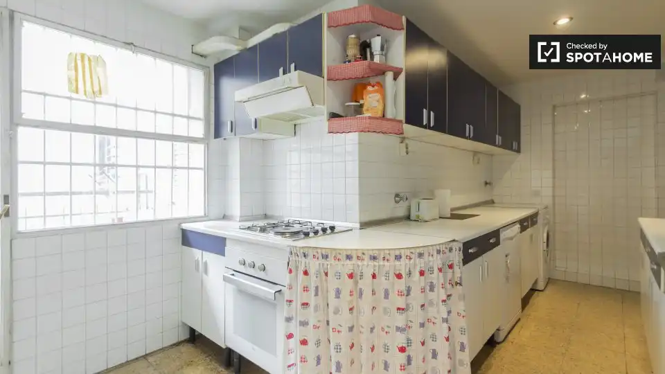 Kitchen of Flat for rent in Madrid  with Air Conditioner, Heating and Furnished