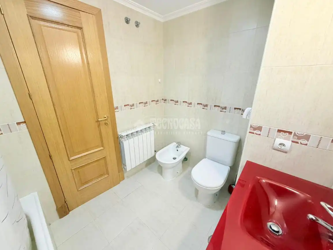 Baño de Piso en venta en Seseña con Aire acondicionado