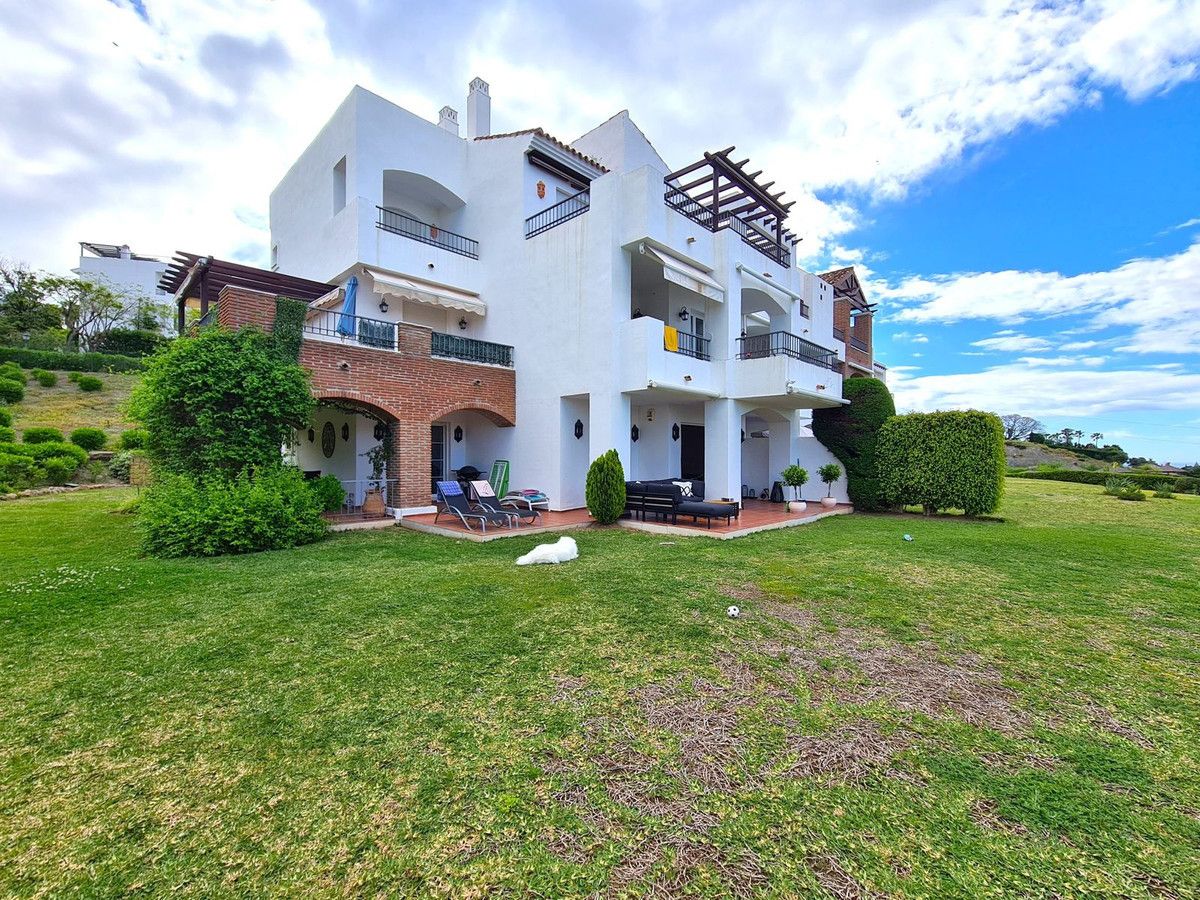 Jardí de Planta baixa en venda en Benahavís amb Aire condicionat, Jardí privat i Terrassa