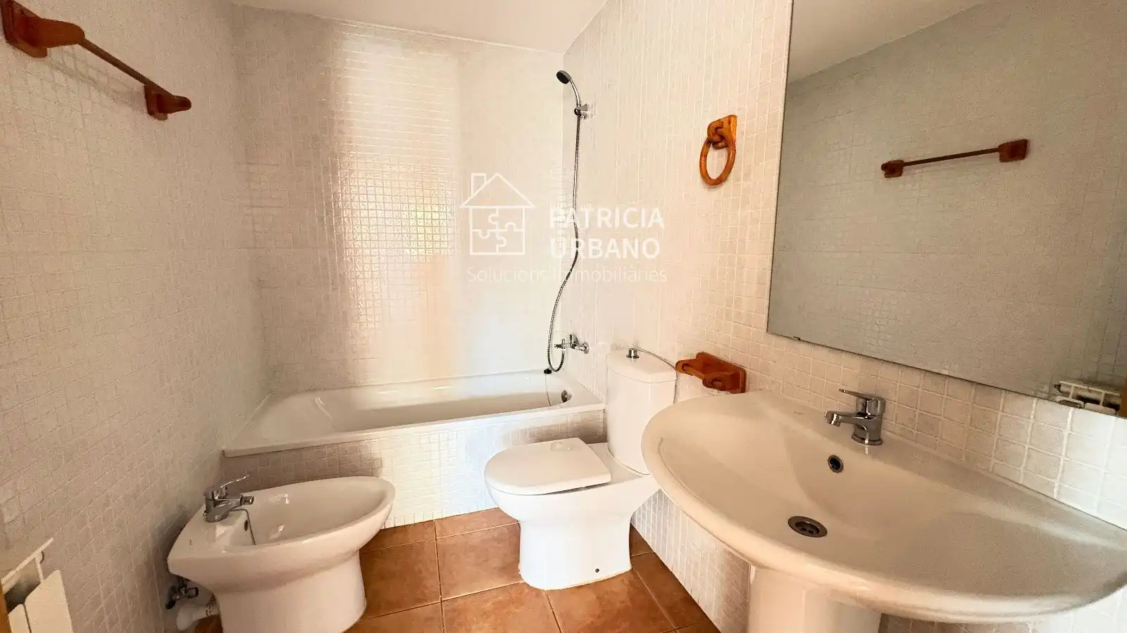 Baño de Piso en venta en Cambrils con Calefacción, Terraza y Piscina