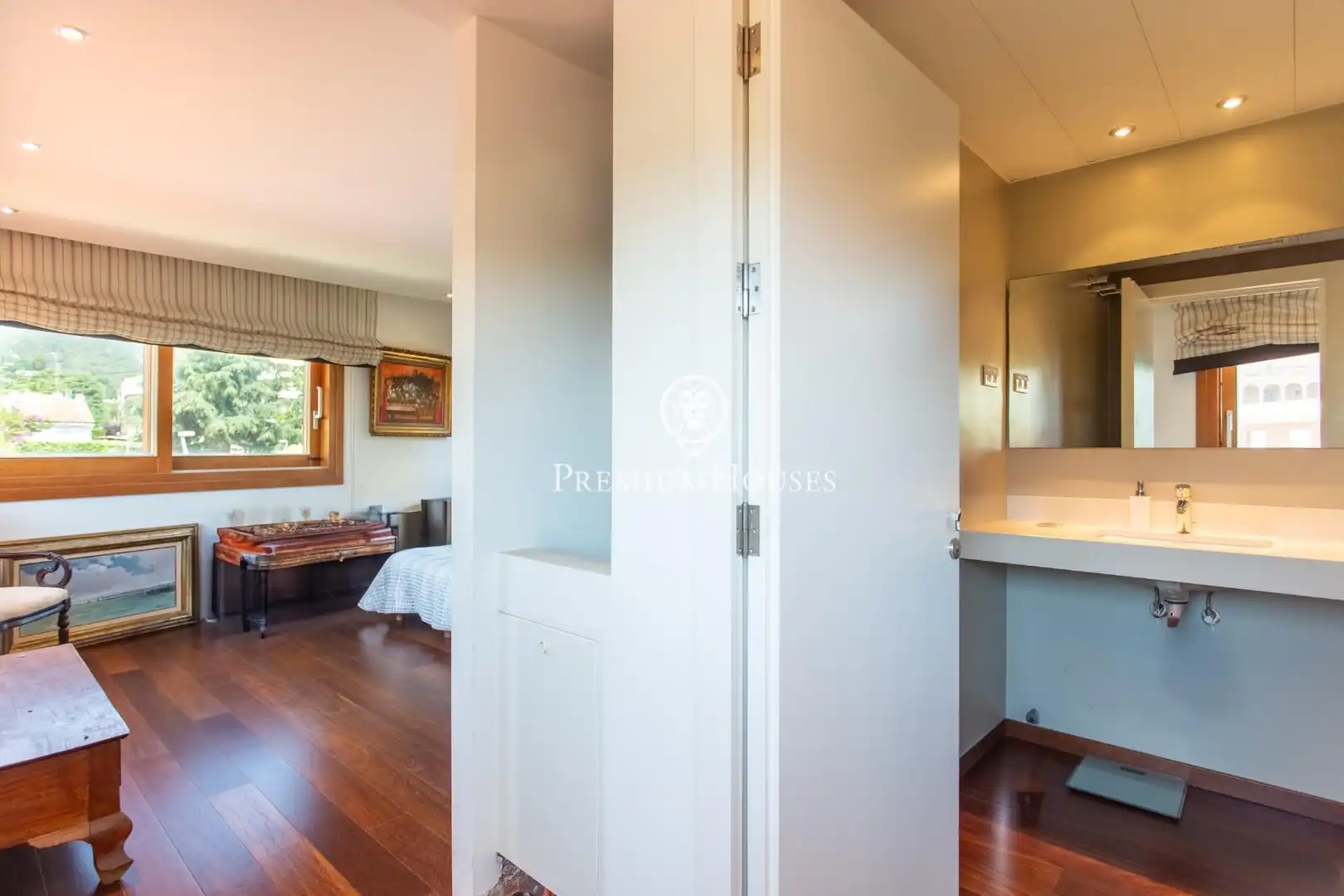 Schlafzimmer von Haus oder Chalet zum Verkauf in Cabrera de Mar mit Klimaanlage, Heizung und Privatgarten