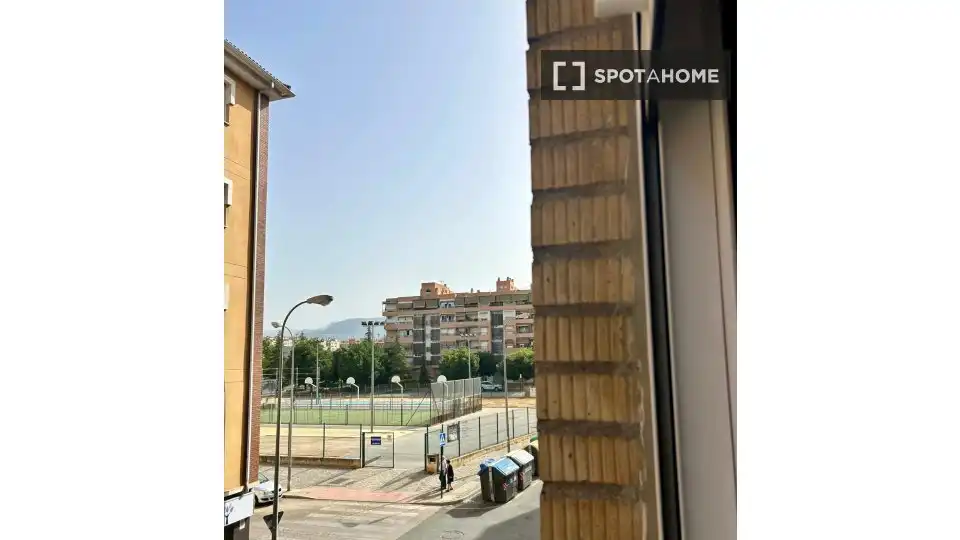 Vista exterior de Apartamento para compartir en Granada con Aire acondicionado, Terraza y Amueblado