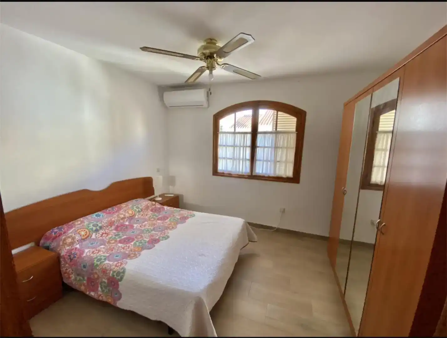 Dormitori de Casa adosada en venda en Cartagena amb Aire condicionat