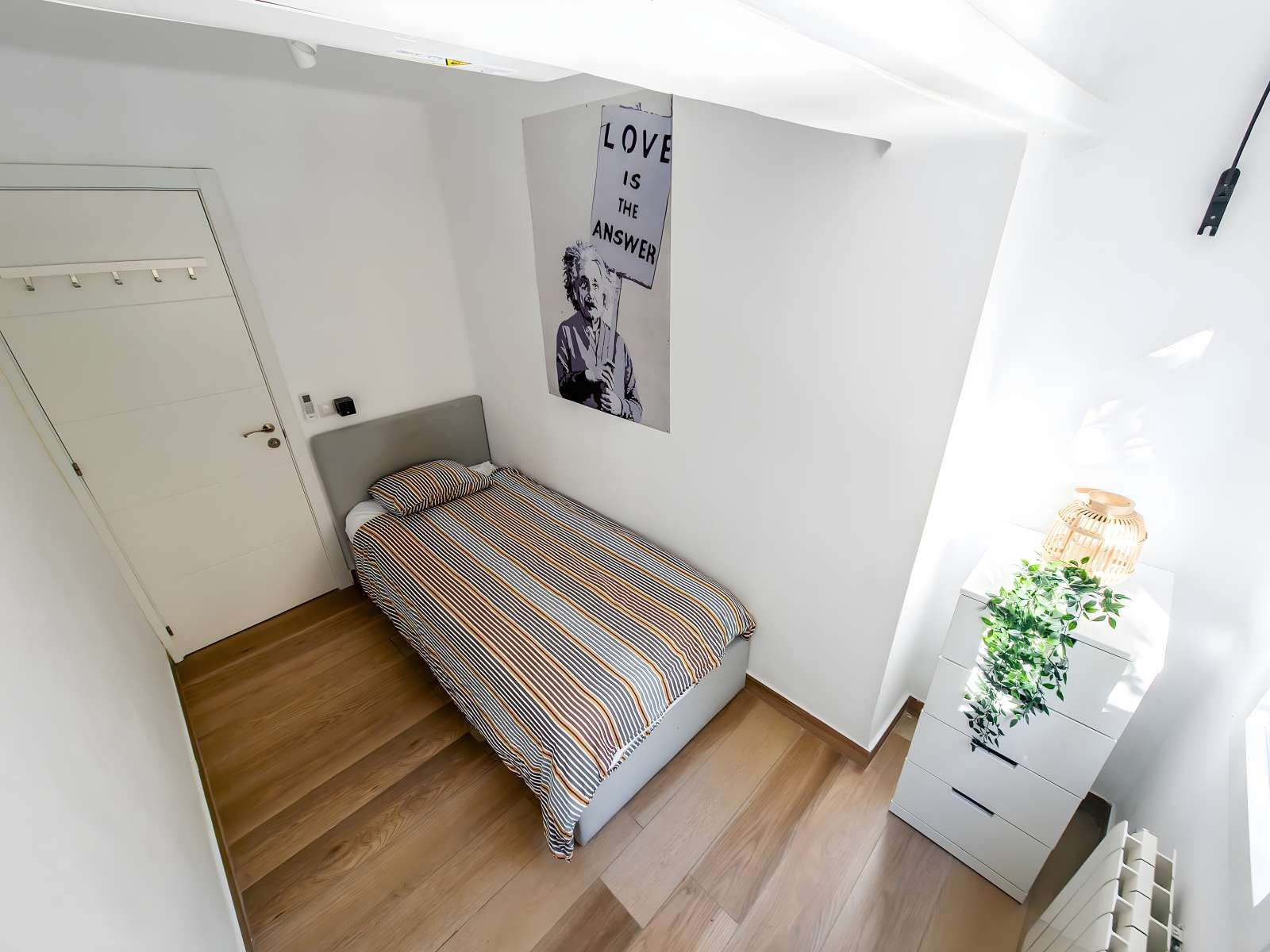 Dormitori de Pis per a compartir en  Valencia Capital amb Aire condicionat i Terrassa